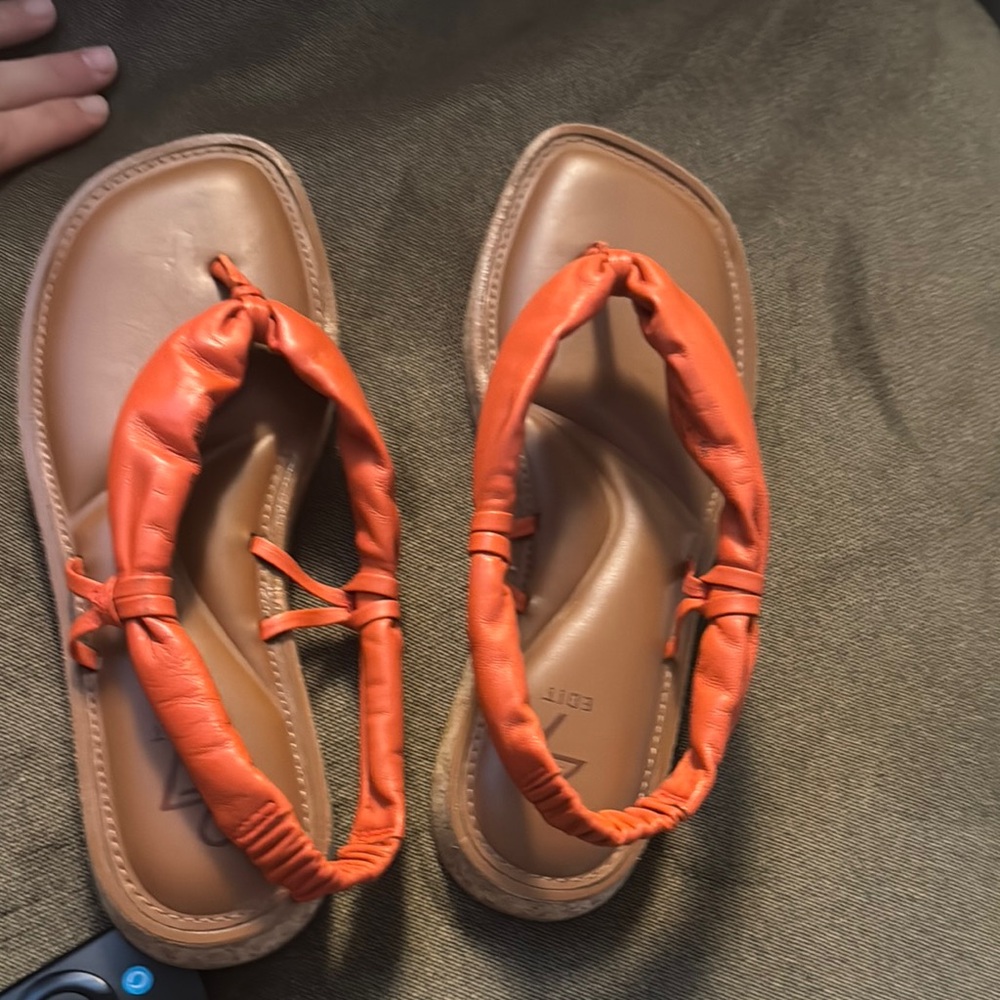 27 EDIT Orange and Brown Sandals with Ruched Design